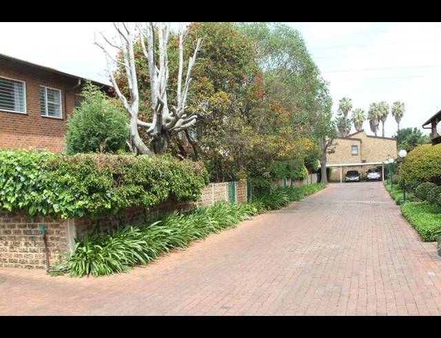 3 BEDROOM PROPERTY TO RENT IN BEDFORD GARDENS